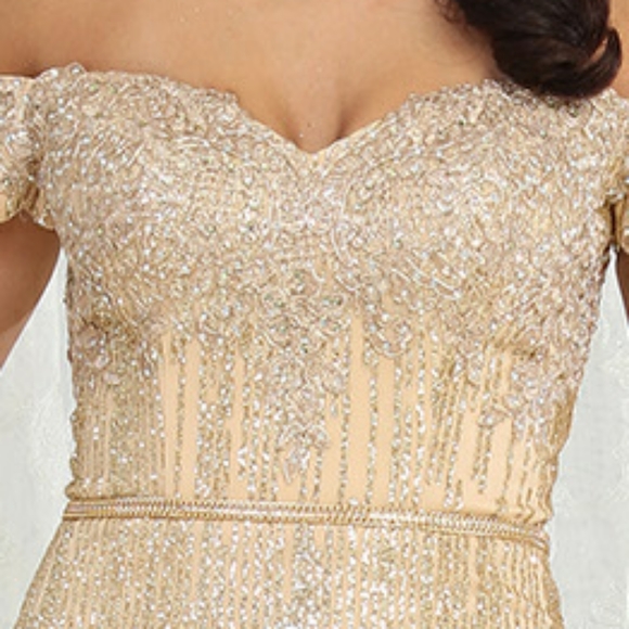 Formal dress - Picture 2 of 7